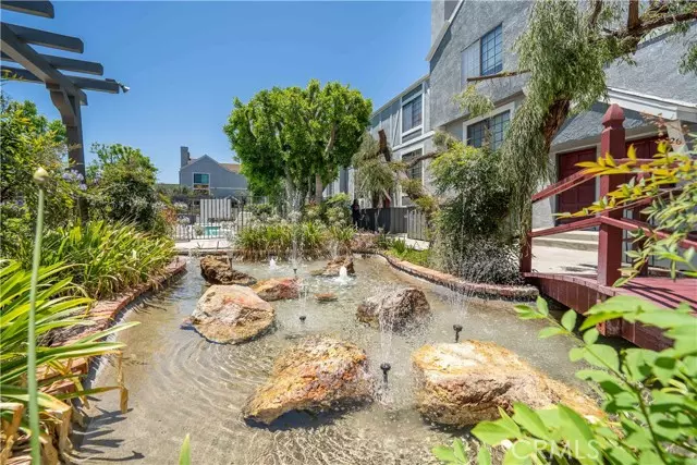 18100 Burbank BLD 11, Tarzana, CA 91356