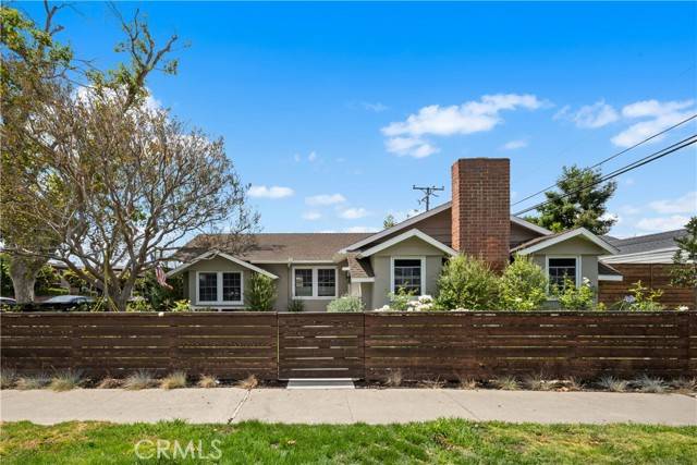 3272 Woodstock RD, Los Alamitos, CA 90720