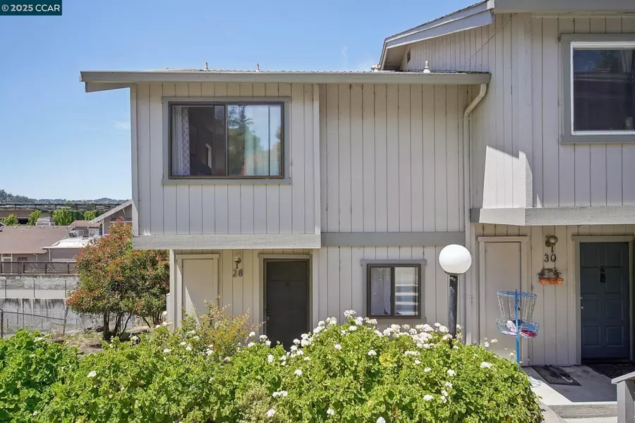 28 Holcomb Ct, Walnut Creek, CA 94596