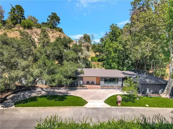 Tarzana, CA 91356,4830 Hasekian DR