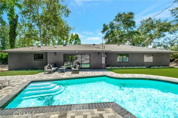 4830 Hasekian DR, Tarzana, CA 91356