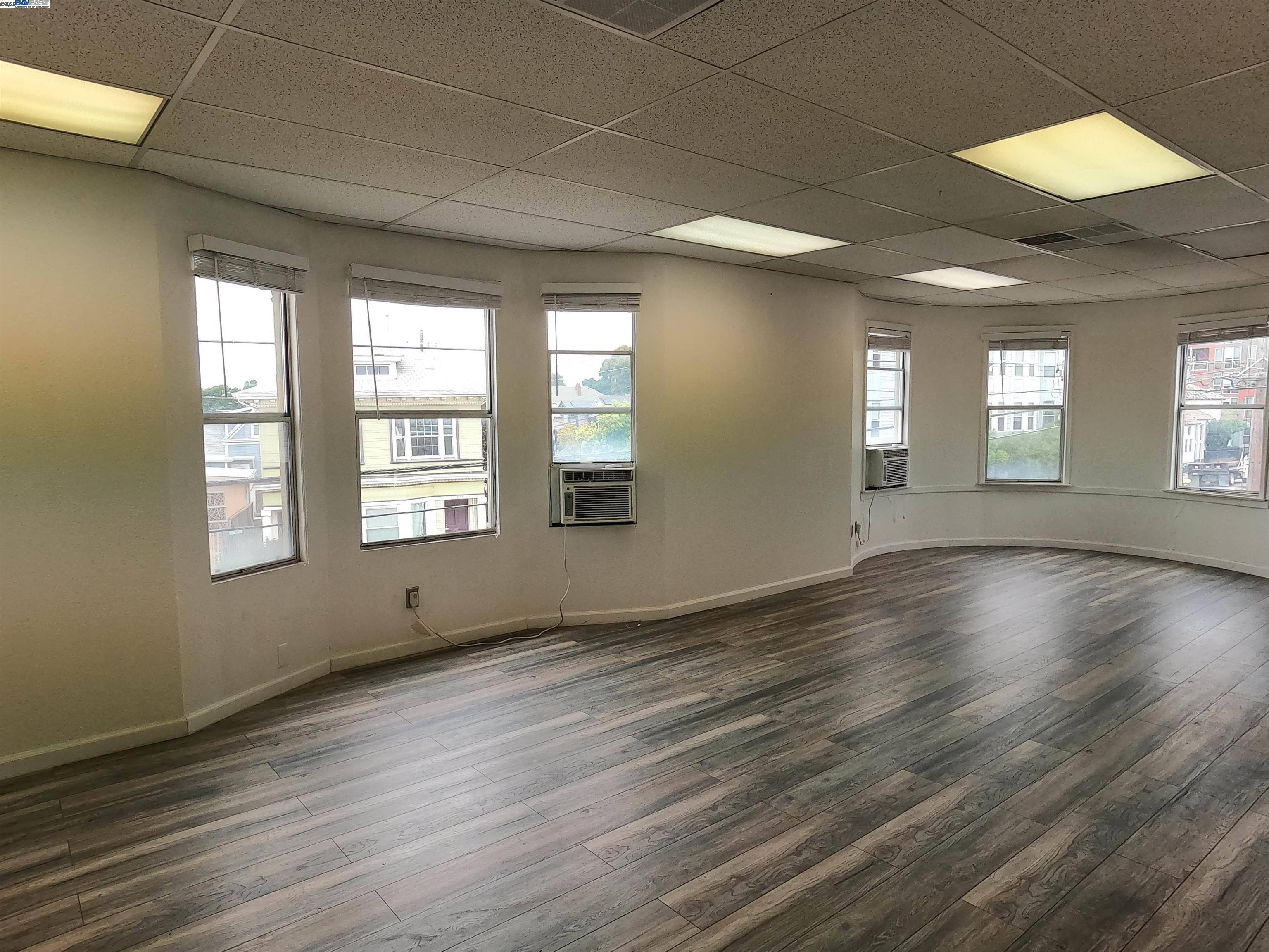 Oakland, CA 94609,4601 Telegraph Ave 206