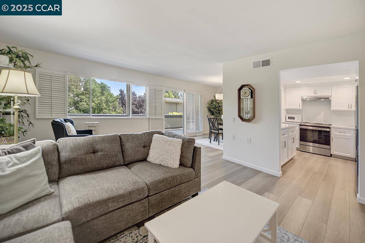 Walnut Creek, CA 94595,1508 Canyonwood Ct 4