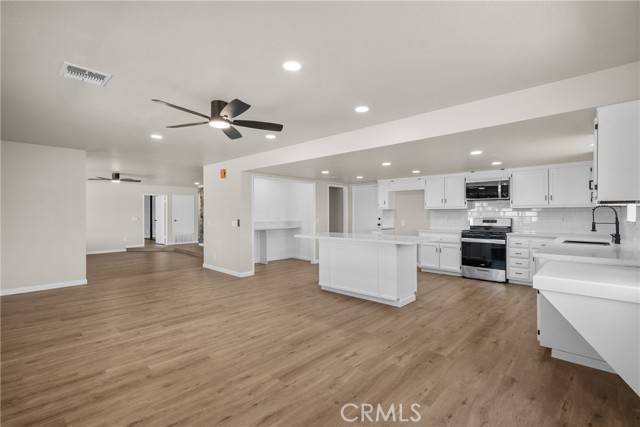 Lancaster, CA 93536,5039 W Avenue K14