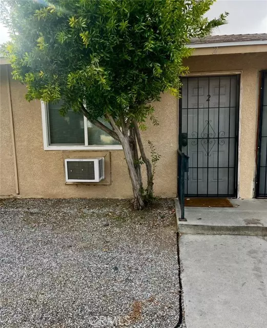 1955 E Devonshire AVE, Hemet, CA 92544