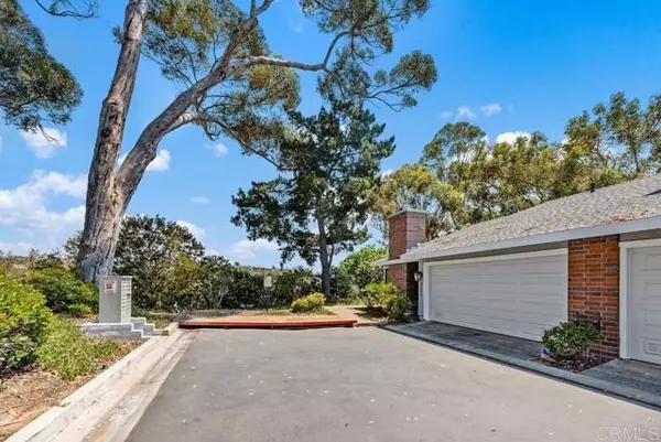 La Jolla, CA 92037,8004 Caminito Gianna