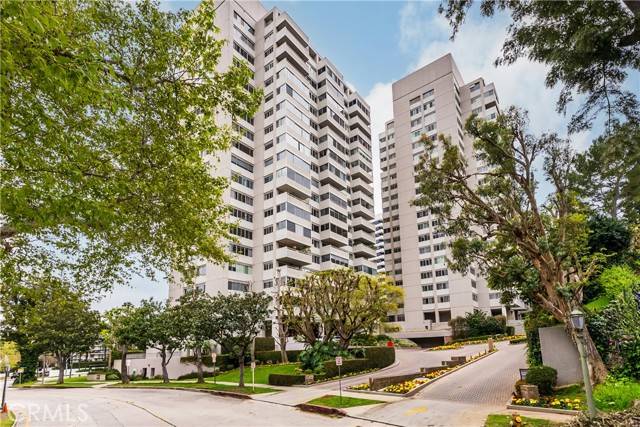 Los Angeles, CA 90024,875 Comstock Avenue 4D