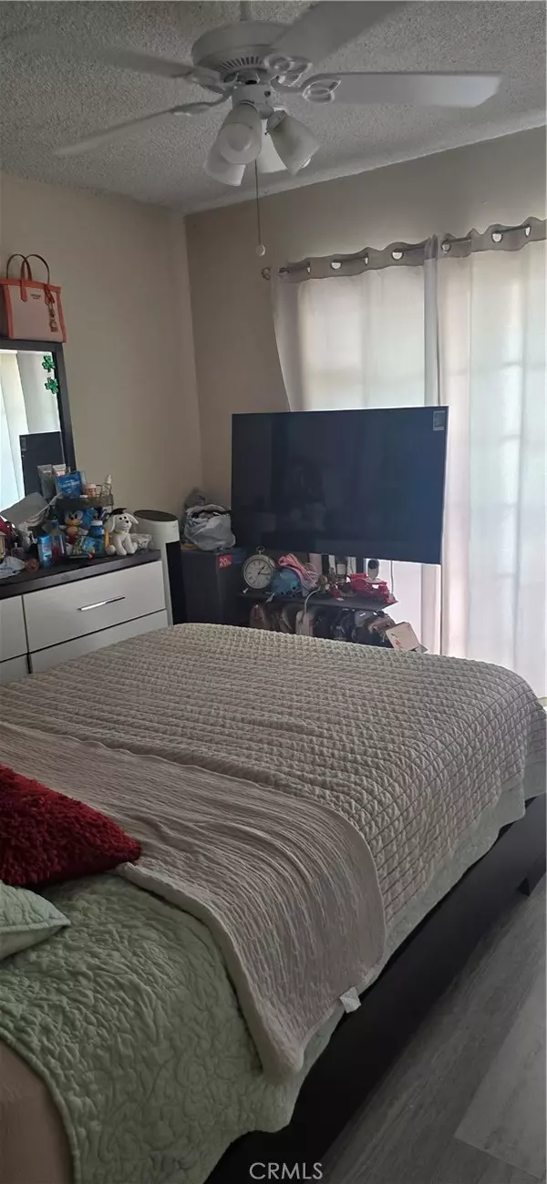 Los Angeles, CA 90037,717 W 54th ST