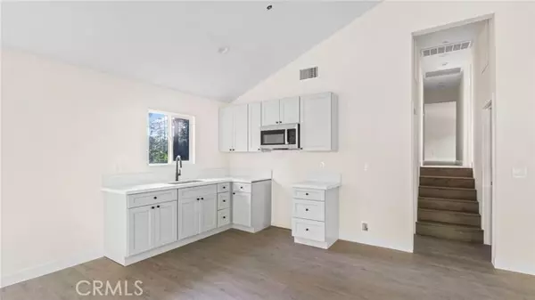Idyllwild, CA 92549,53810 Country Club DR AB