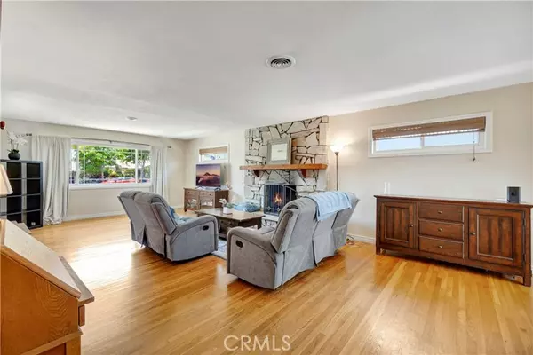Huntington Beach, CA 92647,15041 Columbia LN