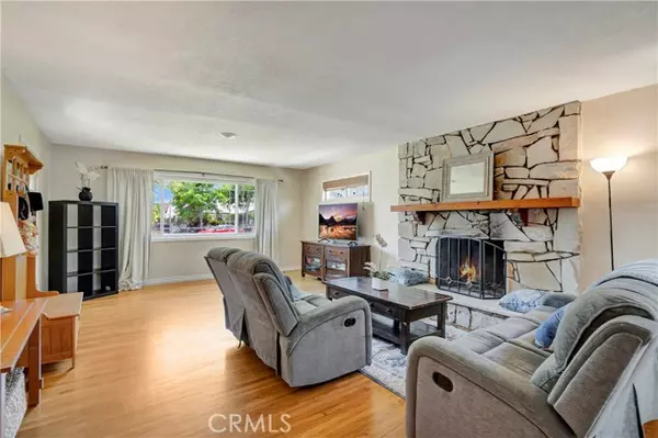 Huntington Beach, CA 92647,15041 Columbia LN