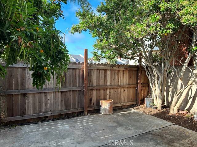 212 Rochester AVE, Huntington Beach, CA 92648