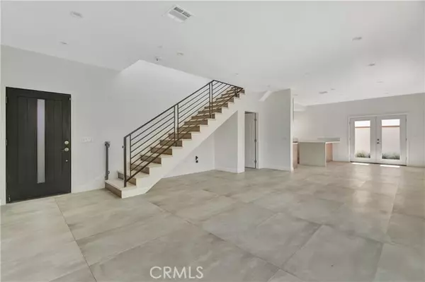 North Hollywood, CA 91605,6943 Goodland AVE