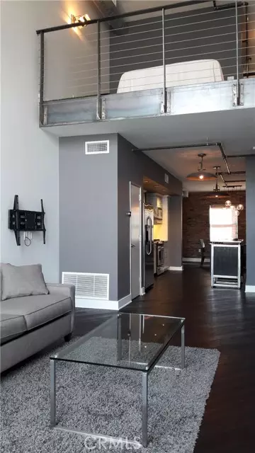 Santa Ana, CA 92701,912 E Santa Ana BLD