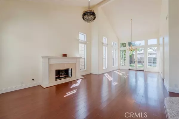 Tustin, CA 92782,2141 Palermo
