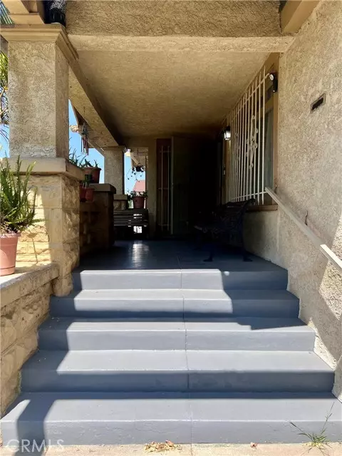 Los Angeles, CA 90037,1323 W 41st PL