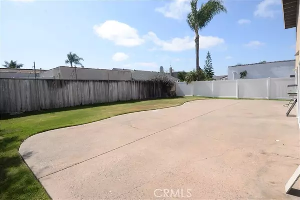 Huntington Beach, CA 92646,21081 Strathmoor LN