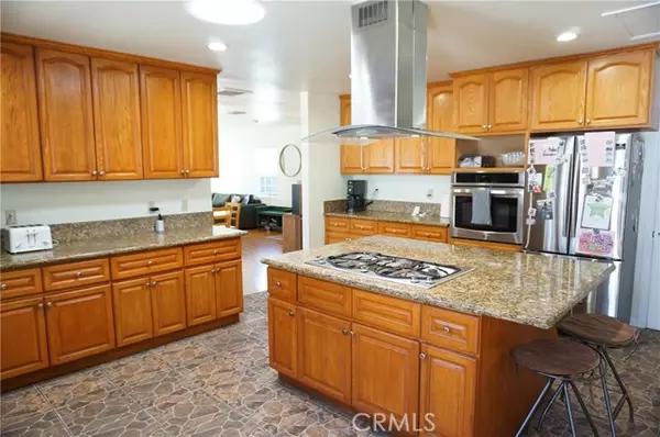 North Hills, CA 91343,8533 Woodley AVE