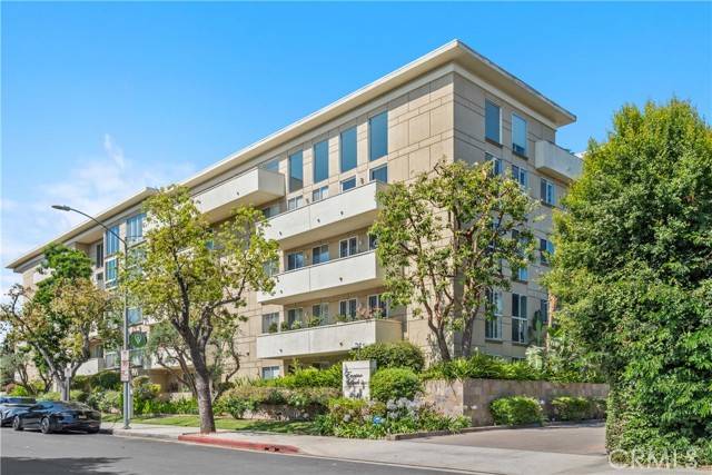 4949 Genesta AVE 102, Encino, CA 91316