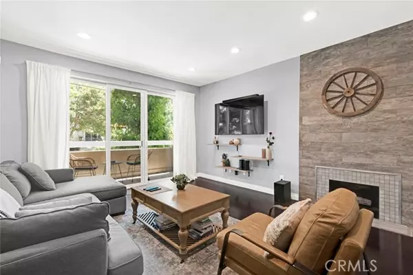 11225 Peach Grove ST 102, North Hollywood, CA 91601