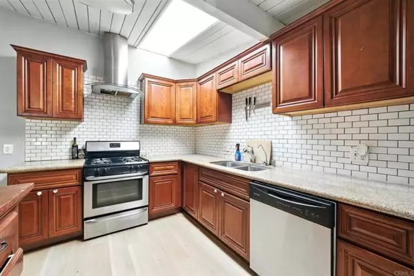Spring Valley, CA 91977,9738 Jamacha BLD