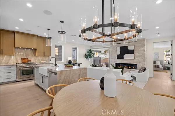 516 1/2 Larkspur (Rear Home) AVE, Corona Del Mar, CA 92625