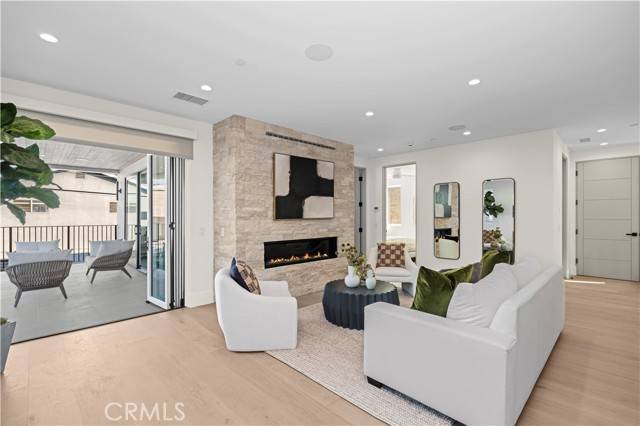 Corona Del Mar, CA 92625,516 1/2 Larkspur (Rear Home) AVE