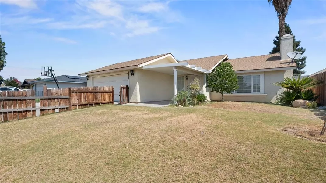 448 E Warren AVE, Bakersfield, CA 93308