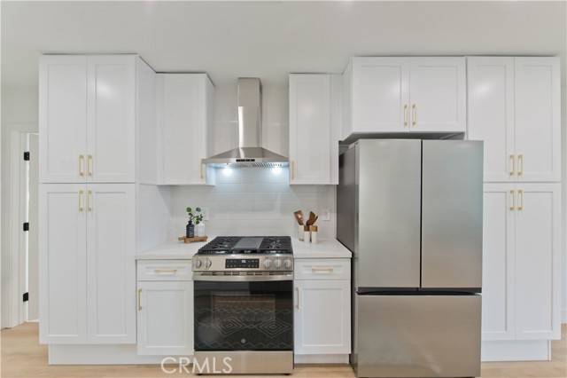 Lake Balboa, CA 91406,17007 Bassett ST