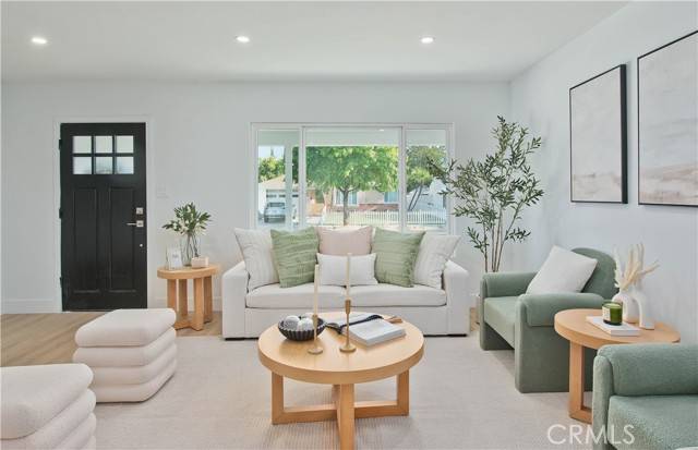 Lake Balboa, CA 91406,17007 Bassett ST