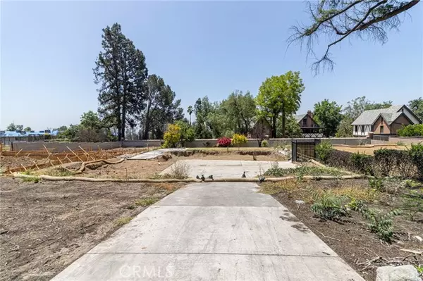 Altadena, CA 91001,660 E Pine ST