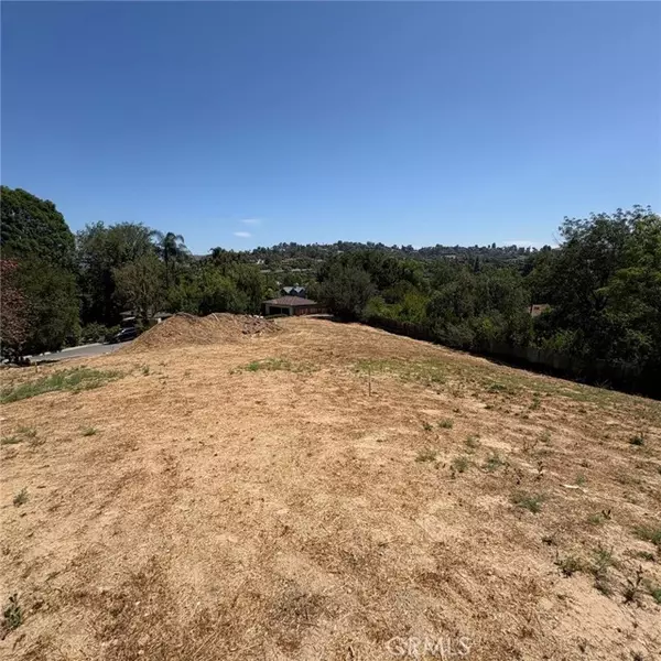 Santa Ana, CA 92705,12138 Skyline DR