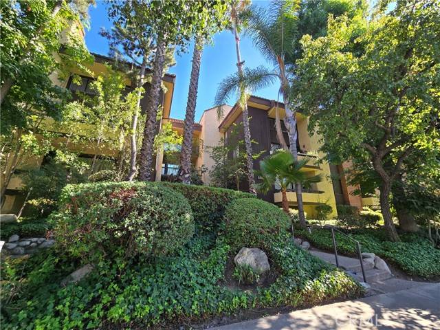 Sherman Oaks, CA 91423,13214 Moorpark ST 201