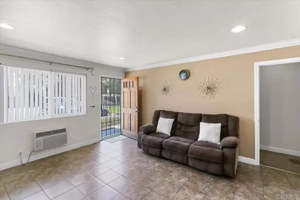 El Cajon, CA 92021,390 N 1st ST 23