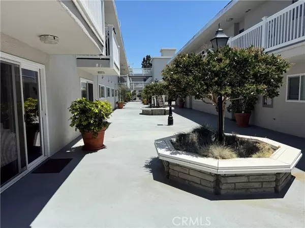 Hermosa Beach, CA 90254,2411 Prospect AVE 212