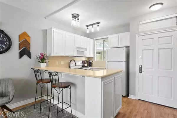 Huntington Beach, CA 92646,20191 Cape Coral LN 3-206