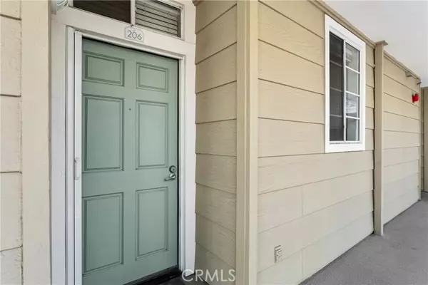 Huntington Beach, CA 92646,20191 Cape Coral LN 3-206