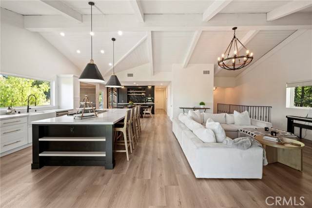 3532 Mesquite DR, Calabasas, CA 91302