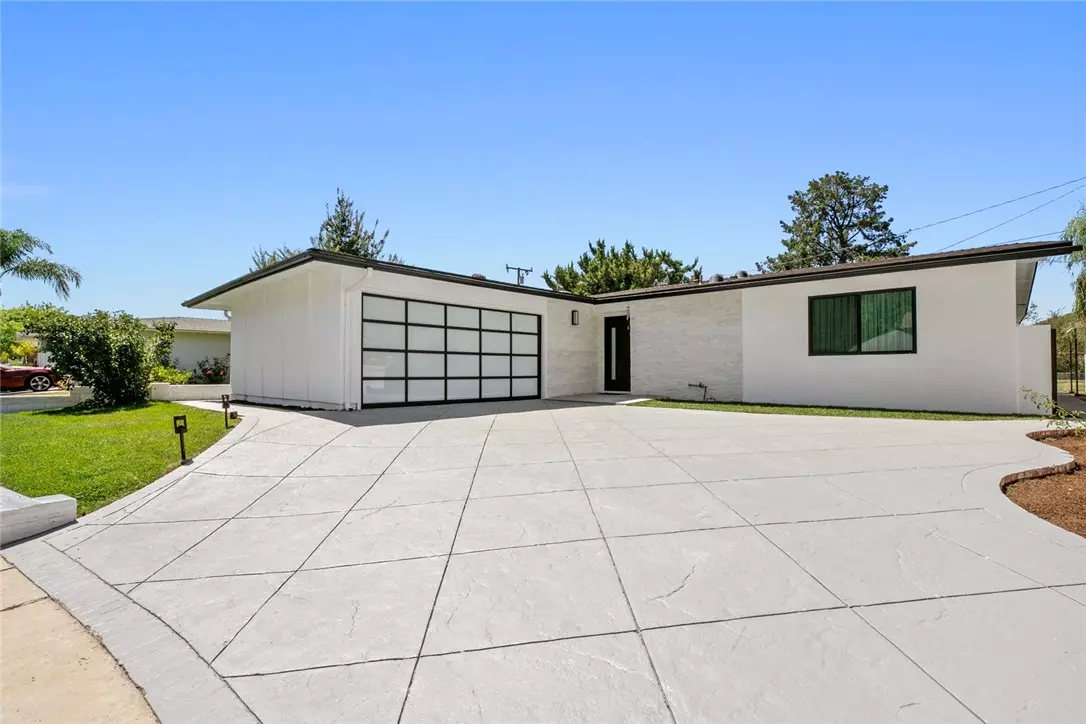 Calabasas, CA 91302,26144 Kenrose CIR