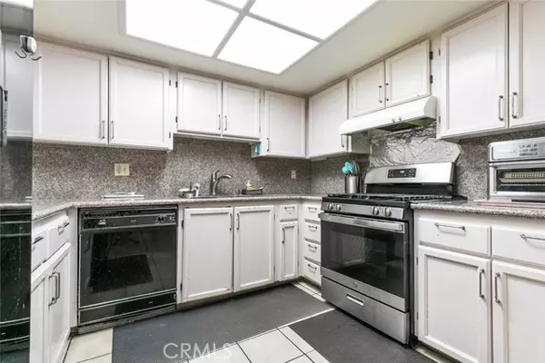 Glendale, CA 91204,116 W Maple ST 25