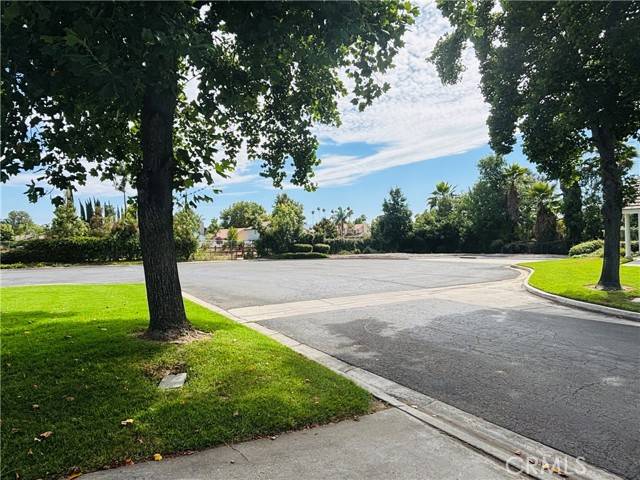 Redlands, CA 92374,300 Barrington CIR