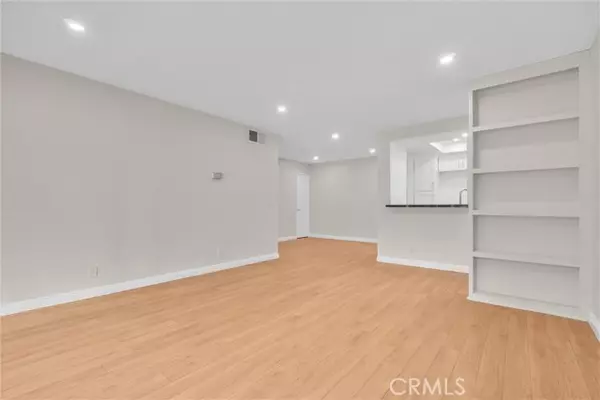 Santa Ana, CA 92701,600 W 3rd ST C207