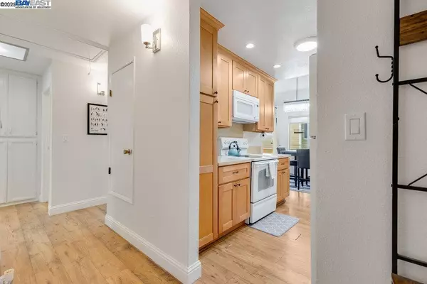 Martinez, CA 94553,683 Center Ave