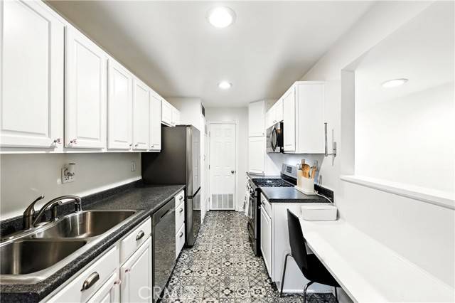 Long Beach, CA 90802,1739 E Broadway 6