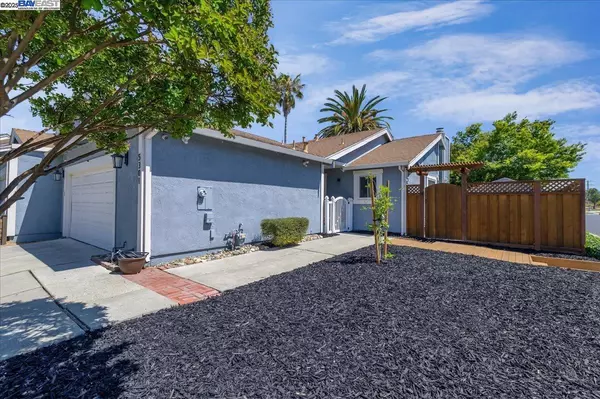 Livermore, CA 94551,5301 Windflower DR