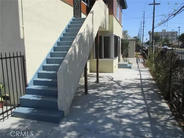 Compton, CA 90220,342 346 W Palm ST