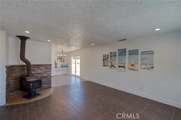 Hesperia, CA 92345,7990 Arrowhead Lake RD