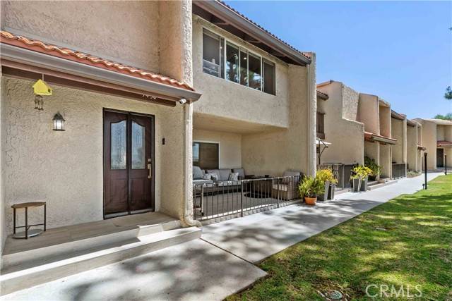 9436 Via Monique, Burbank, CA 91504