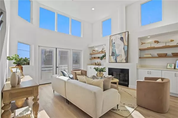 Sunset Beach, CA 90742,16743 Bayview Dr A