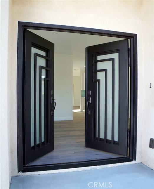 Van Nuys, CA 91405,6956 Calhoun AVE